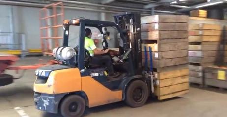 貨車司機的福音 自動化叉車解放運輸裝卸環(huán)節(jié)