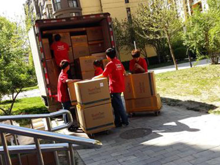 走進強勝南芳 高效裝卸搬運的專業(yè)之道